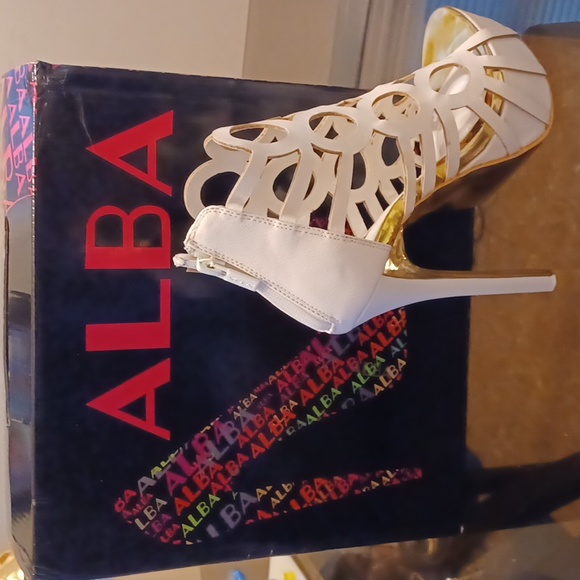 Alba Alice Off White/ (Creme) Cut Out High Heel Peep Toe Pump sizes  8.5 - Picture 2 of 4